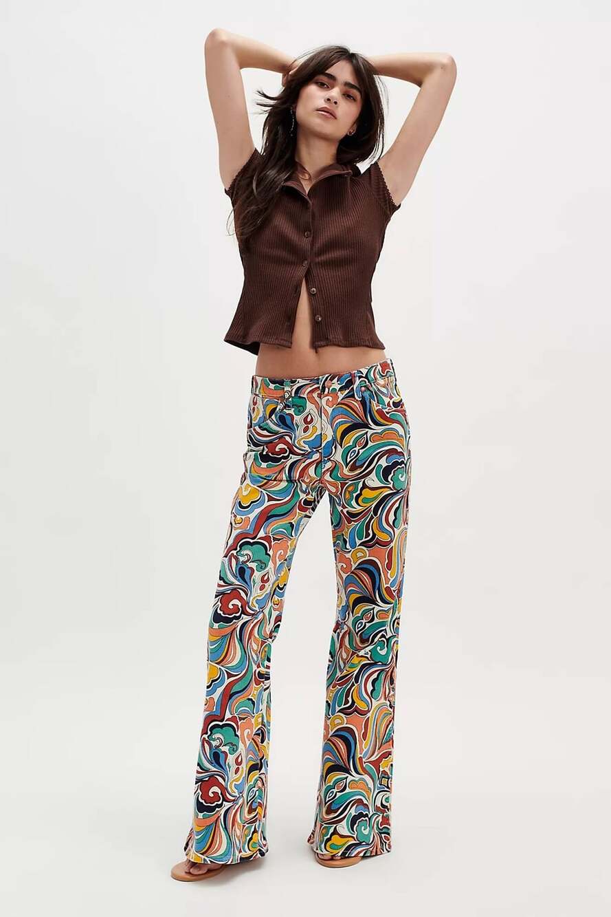 Wrangler High Rise Flare Jeans Size 26X32 Latigo Print Multicolor